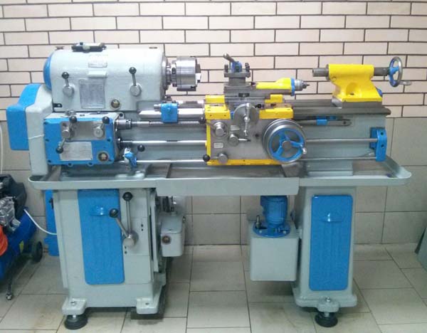 Фото універсального токарно-гвинторізного верстата ТВ-320, ТВ-320П